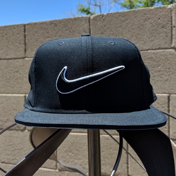 nike flat brim golf hat